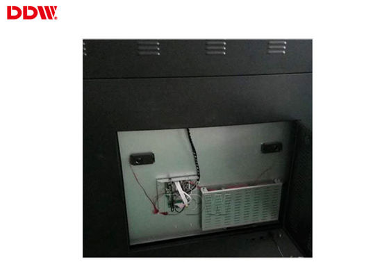 IP65は屋外のデジタル表記のキオスクのタッチ画面を49インチの自由な地位DDW-AD4901S 500nits防水します