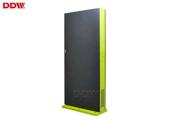 TFT 82"表示を広告する3600W 1920x1080デジタルの表記