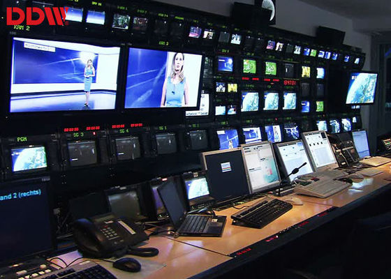 2 X HDMIの入力、DVIが付いている大きい屋内CCTVのビデオ壁は、VGA入った入った