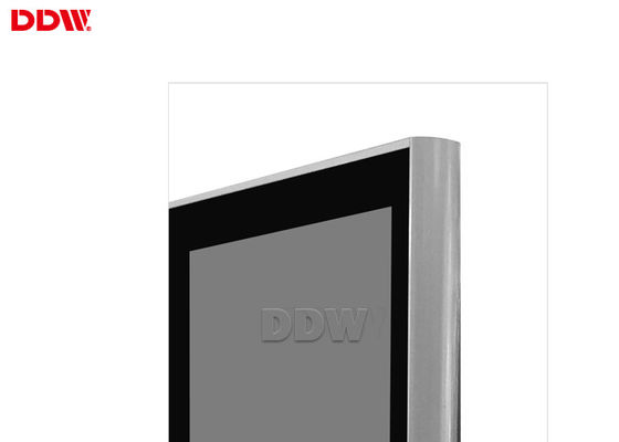 84 Lcdの広告プレーヤー、DDW-AD8401Sを広告する床の立場のデジタル表記の表示画面を立てるインチ4Kの床